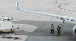 Hur mycket bränsle drar ett flygplan?