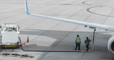 Hur mycket bränsle drar ett flygplan?