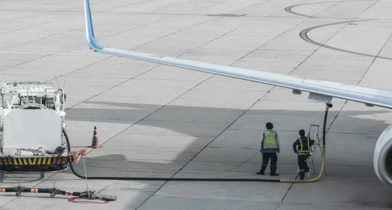 Hur mycket bränsle drar ett flygplan?